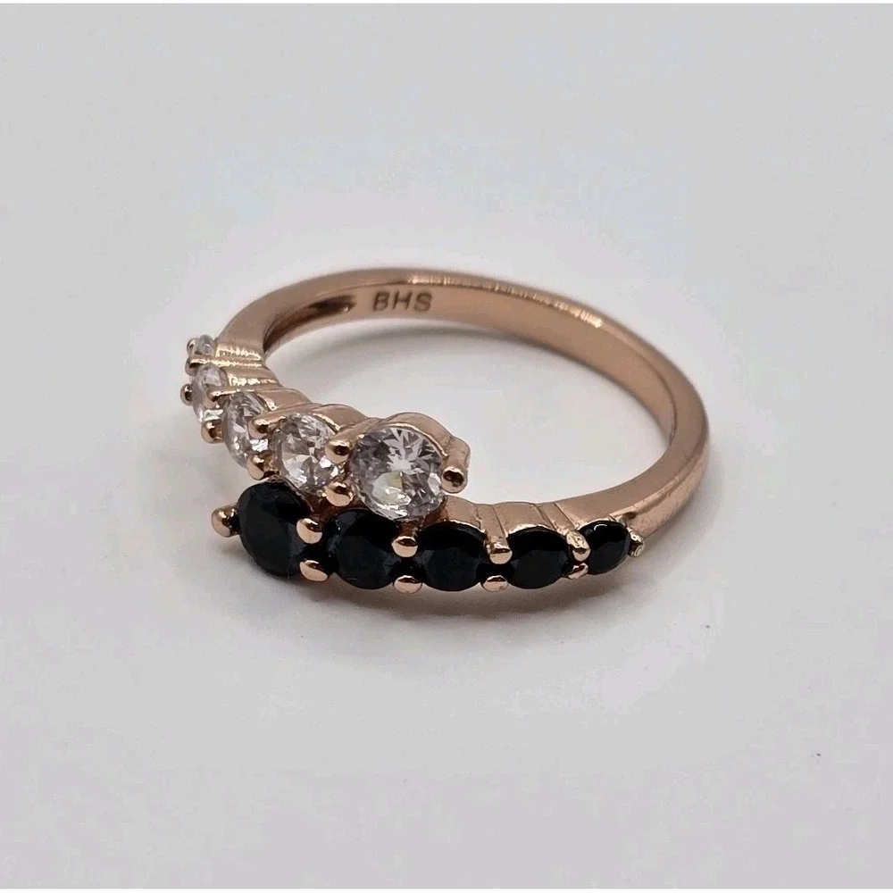BHS Rose Gold Tone Black & Clear CZ Bypass Ring Size 6 – Elegant Modern‎ Fashion